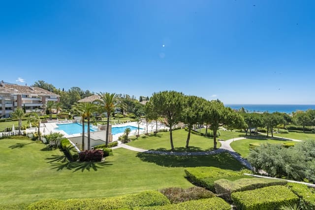 Apartamento de 2 habitaciones en Marbella en alquiler con piscina garaje - 4.500 € (Ref: 10061000)