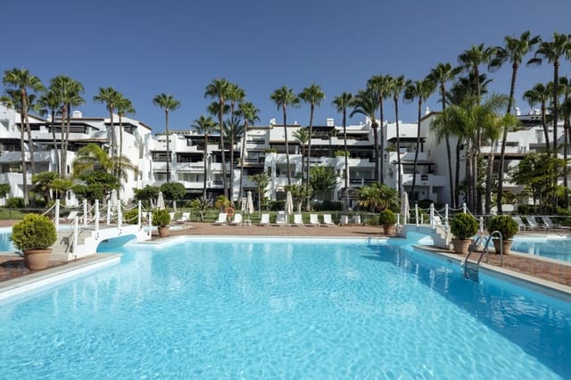 4 sypialnia Penthouse na sprzedaż w Marbella z basenem garażem - 7 895 000 € (Ref: 10061675)