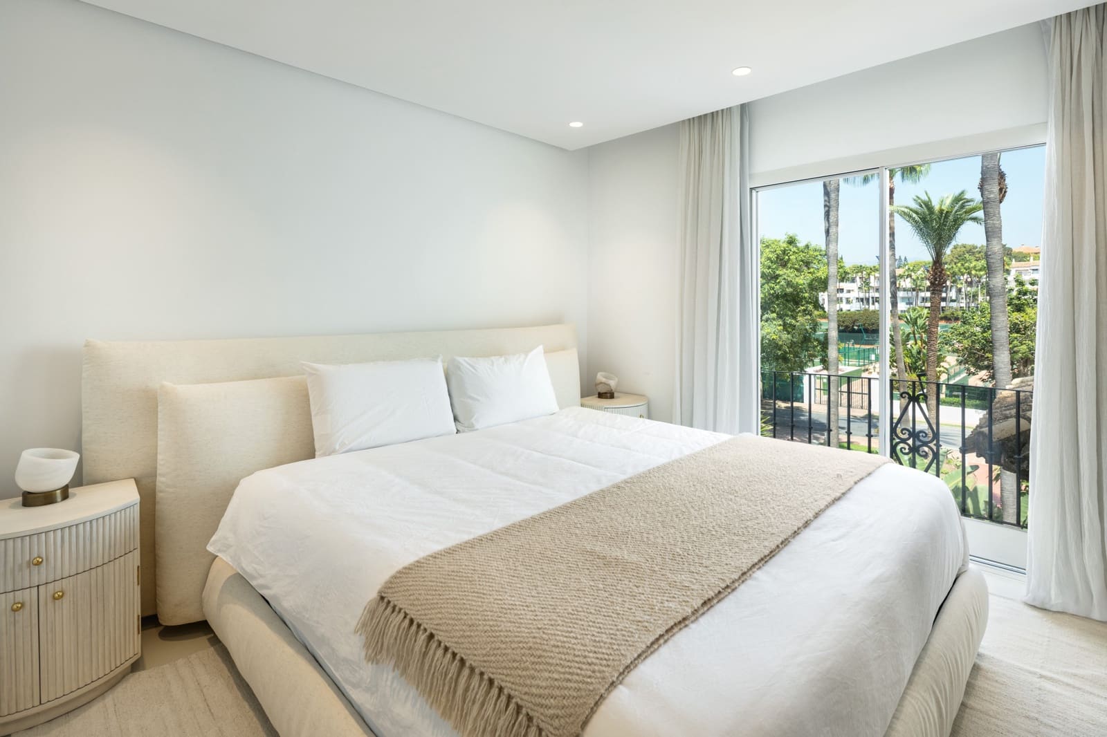 4 sypialnia Penthouse na sprzedaż w Marbella z basenem garażem - 7 895 000 € (Ref: 10061675)