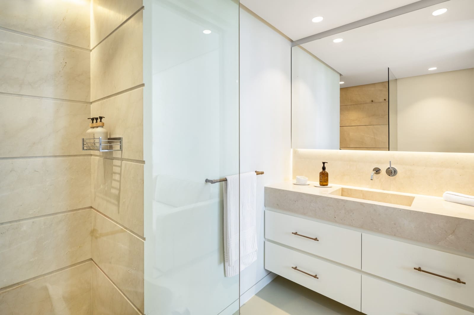 4 sypialnia Penthouse na sprzedaż w Marbella z basenem garażem - 7 895 000 € (Ref: 10061675)