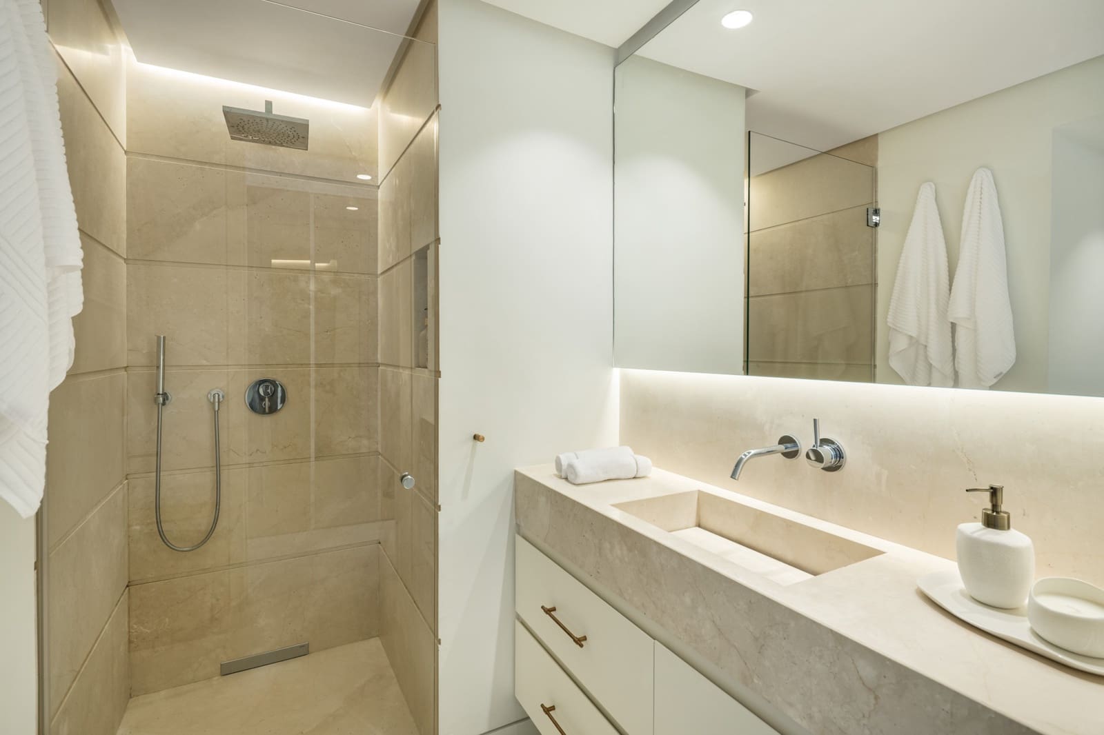 4 sypialnia Penthouse na sprzedaż w Marbella z basenem garażem - 7 895 000 € (Ref: 10061675)