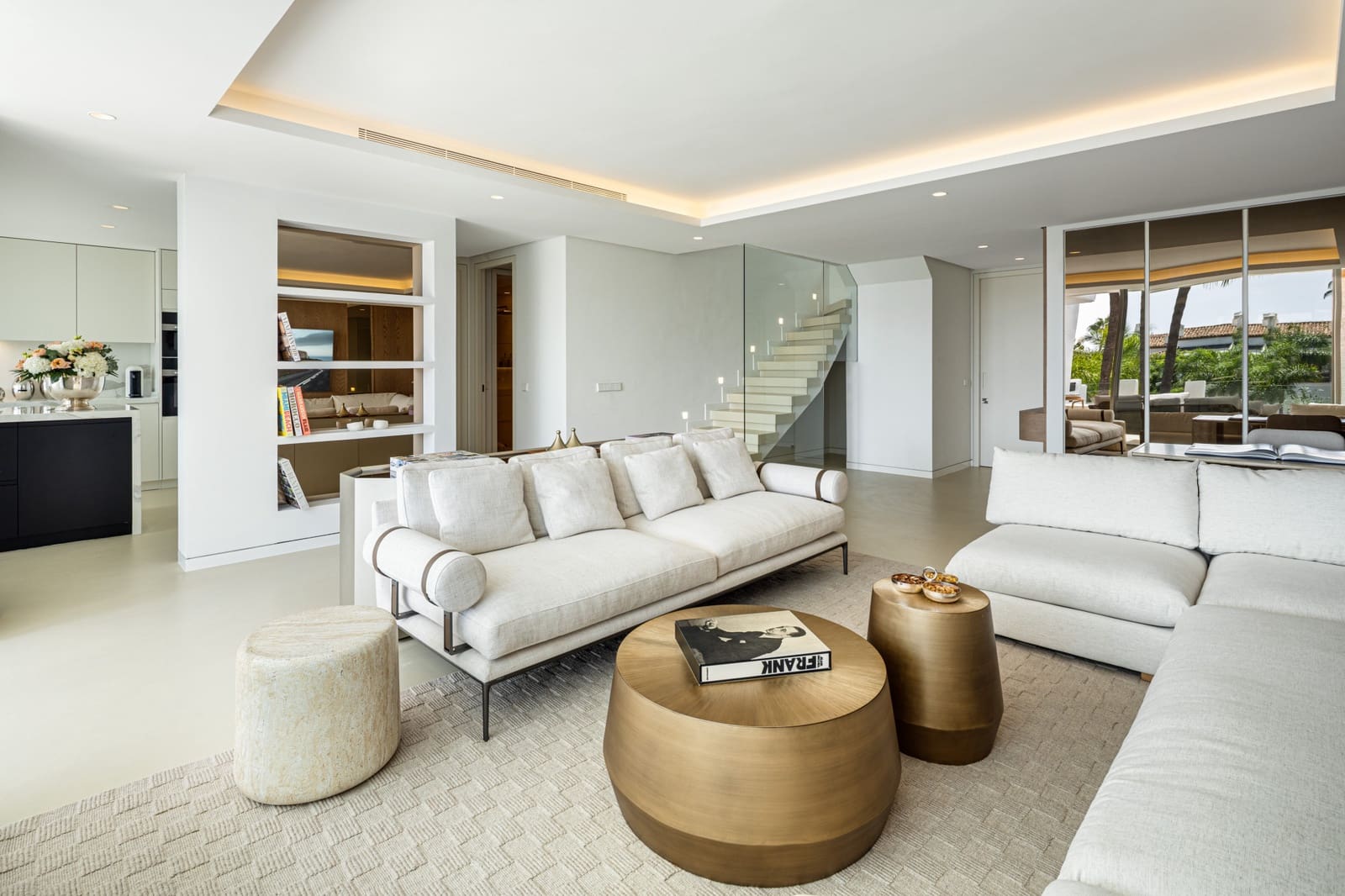 4 sypialnia Penthouse na sprzedaż w Marbella z basenem garażem - 7 895 000 € (Ref: 10061675)