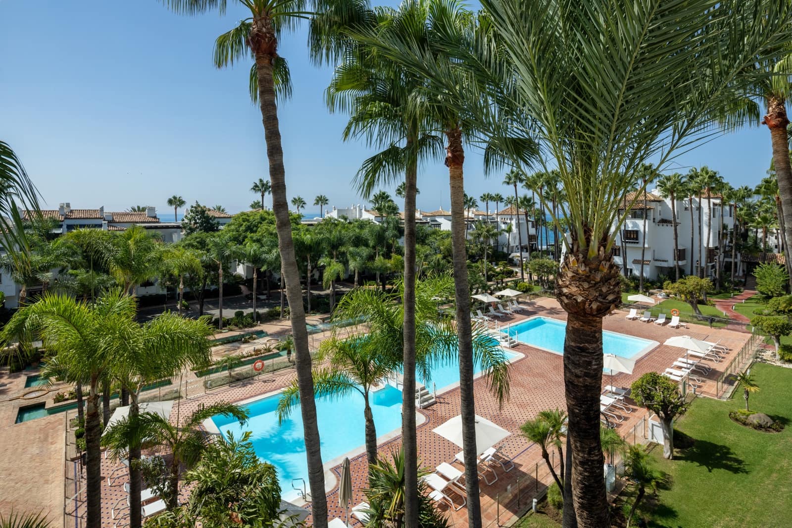 4 sypialnia Penthouse na sprzedaż w Marbella z basenem garażem - 7 895 000 € (Ref: 10061675)