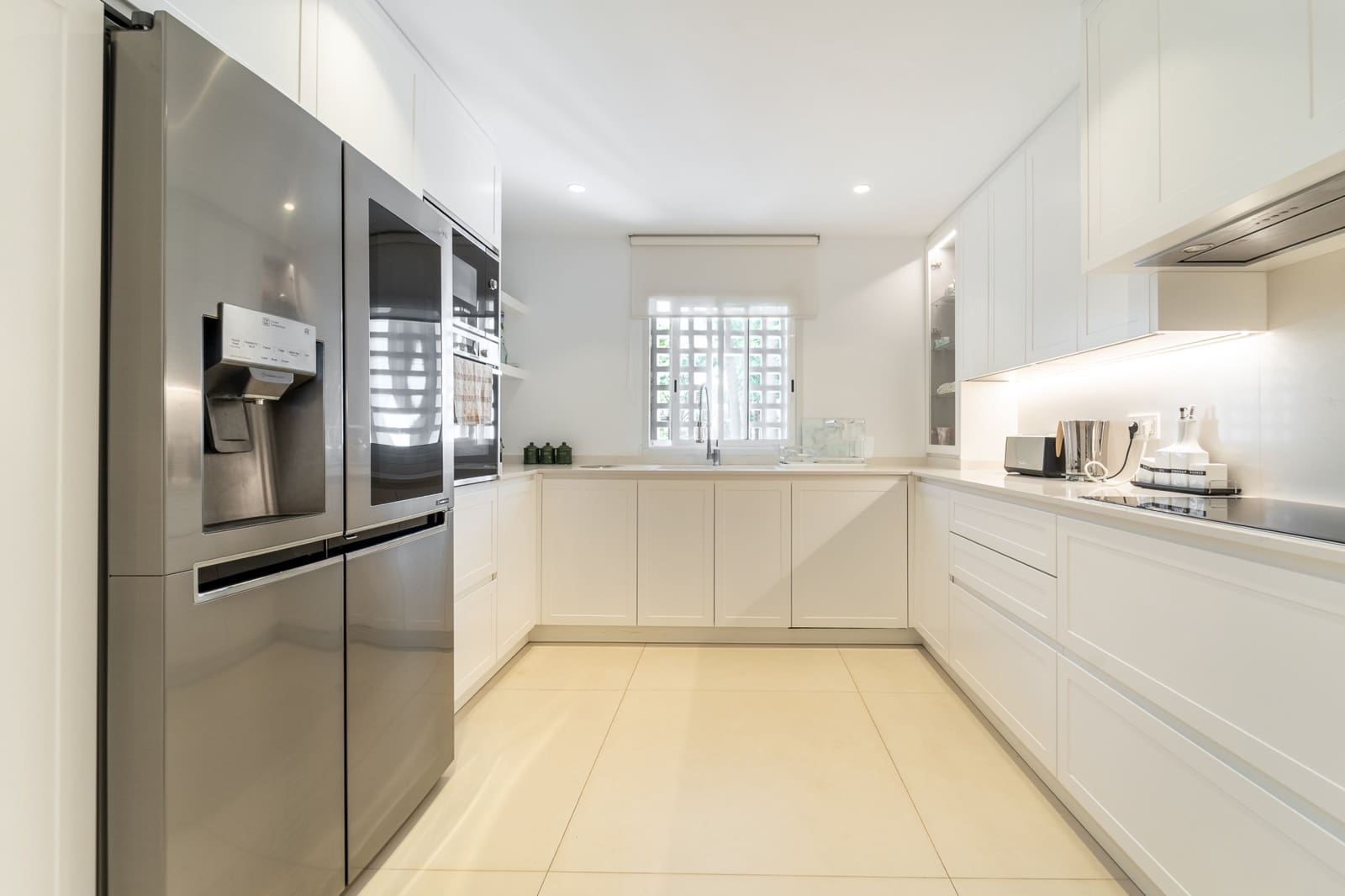 2 slaapkamer Appartement te huur in Marbella met zwembad garage - € 8.500 (Ref: 10062632)