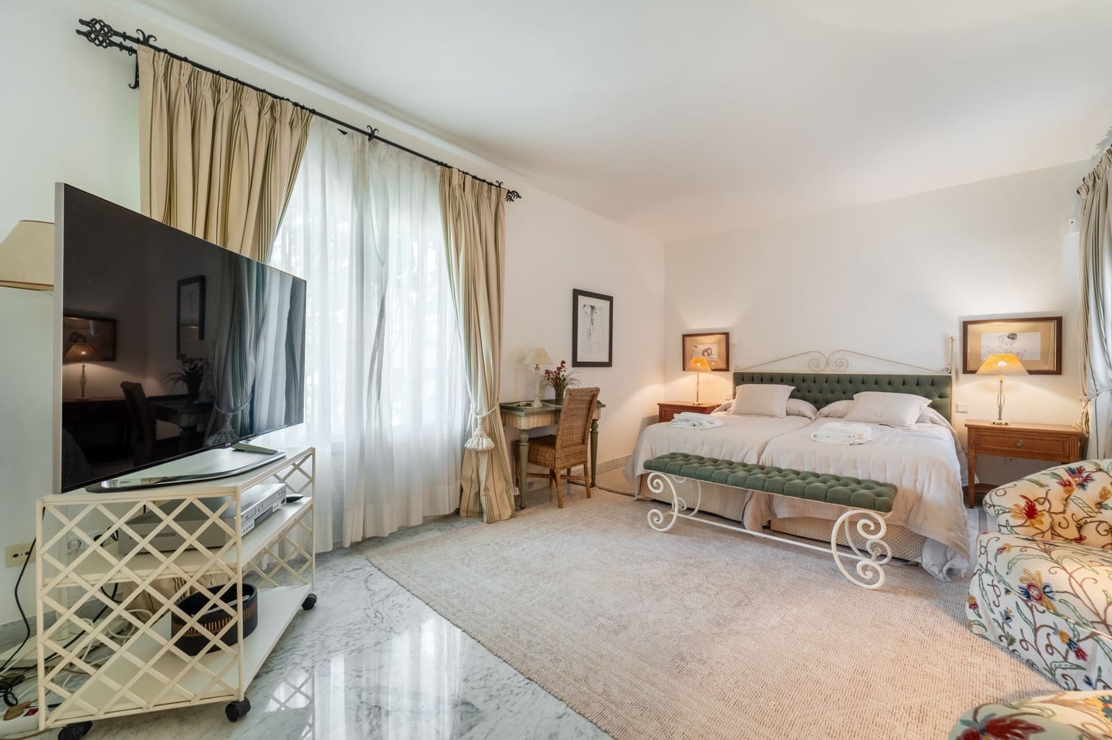 2 slaapkamer Appartement te huur in Marbella met zwembad garage - € 8.500 (Ref: 10062632)