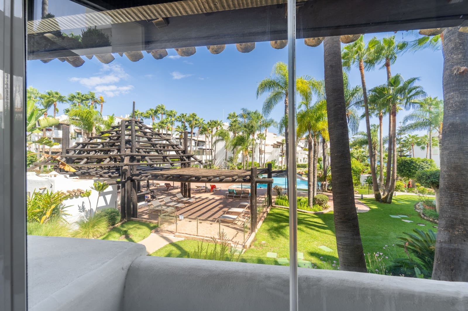2 slaapkamer Appartement te huur in Marbella met zwembad garage - € 8.500 (Ref: 10062632)