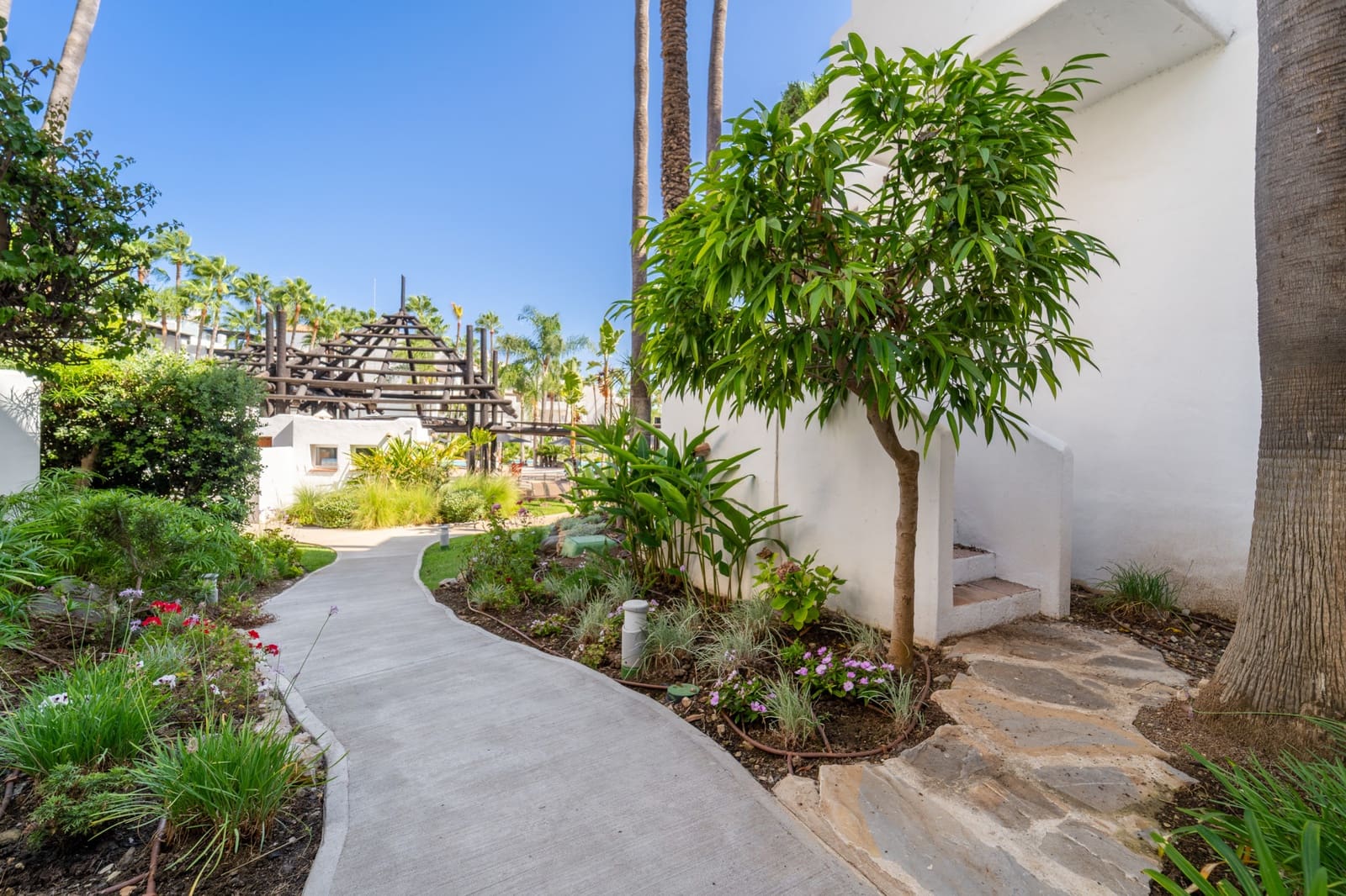 2 slaapkamer Appartement te huur in Marbella met zwembad garage - € 8.500 (Ref: 10062632)