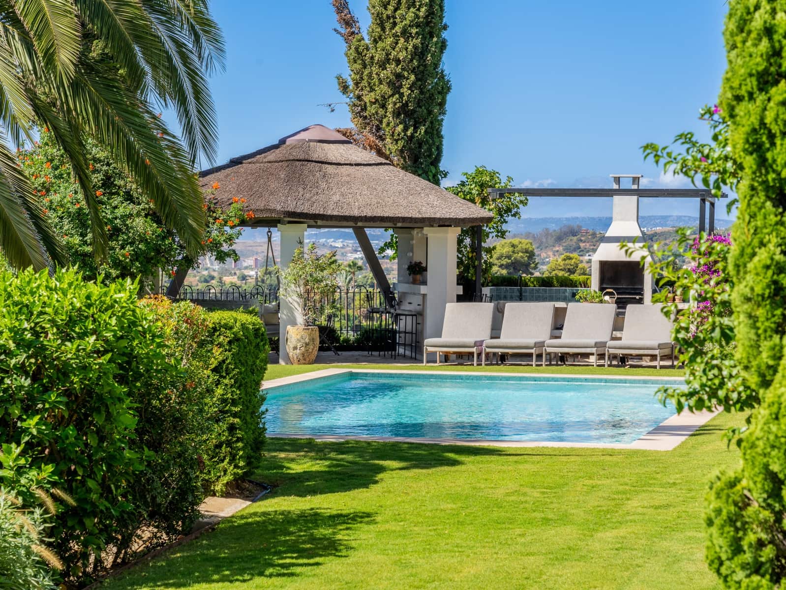 5 sypialnia Willa na kwatery wakacyjne w Estepona z basenem garażem - 12 000 € (Ref: 10091447)