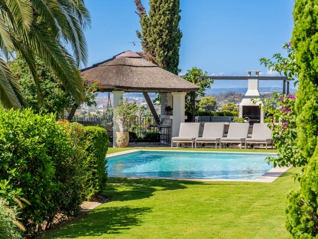 5 sypialnia Willa na kwatery wakacyjne w Altos de Estepona, Estepona - 12 000 € (Ref: 10091447)