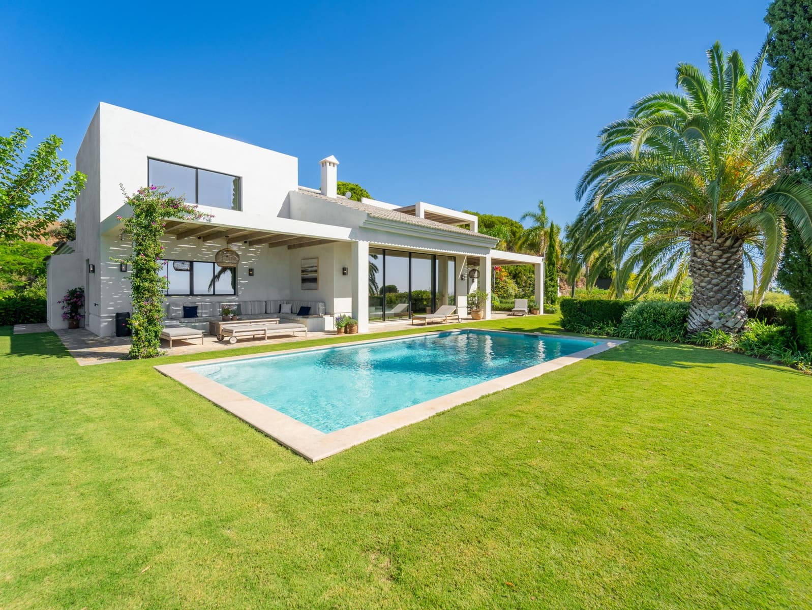 5 sypialnia Willa na kwatery wakacyjne w Estepona z basenem garażem - 12 000 € (Ref: 10091447)