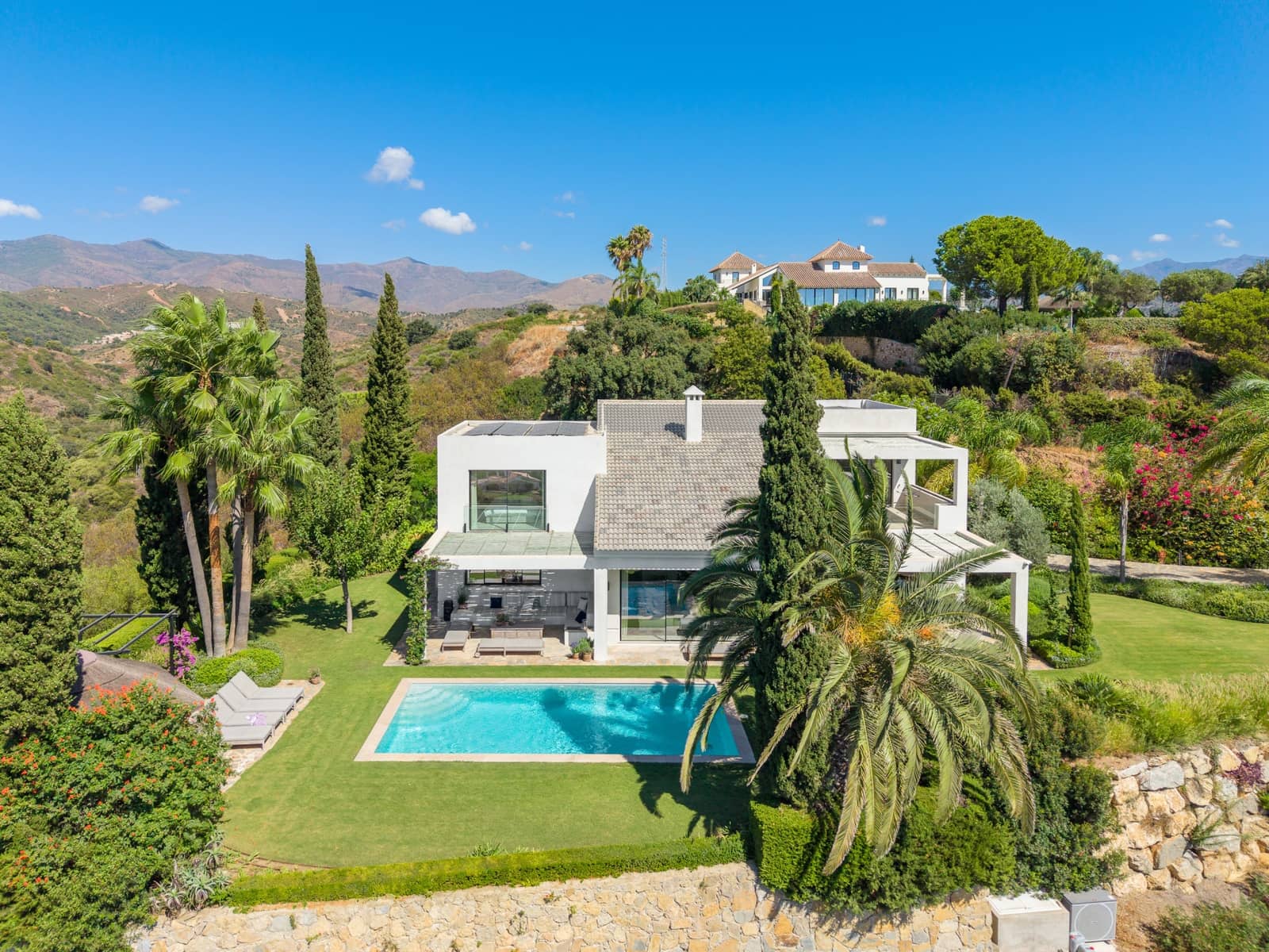 5 sypialnia Willa na kwatery wakacyjne w Estepona z basenem garażem - 12 000 € (Ref: 10091447)