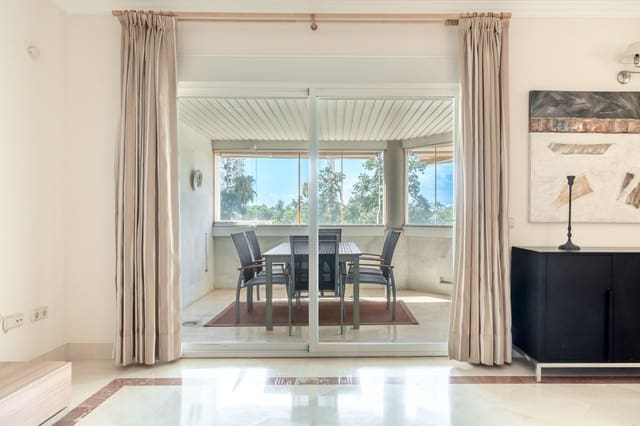 2 chambre Appartement à vendre à Marbella avec piscine garage - 950 000 € (Ref: 10094367)