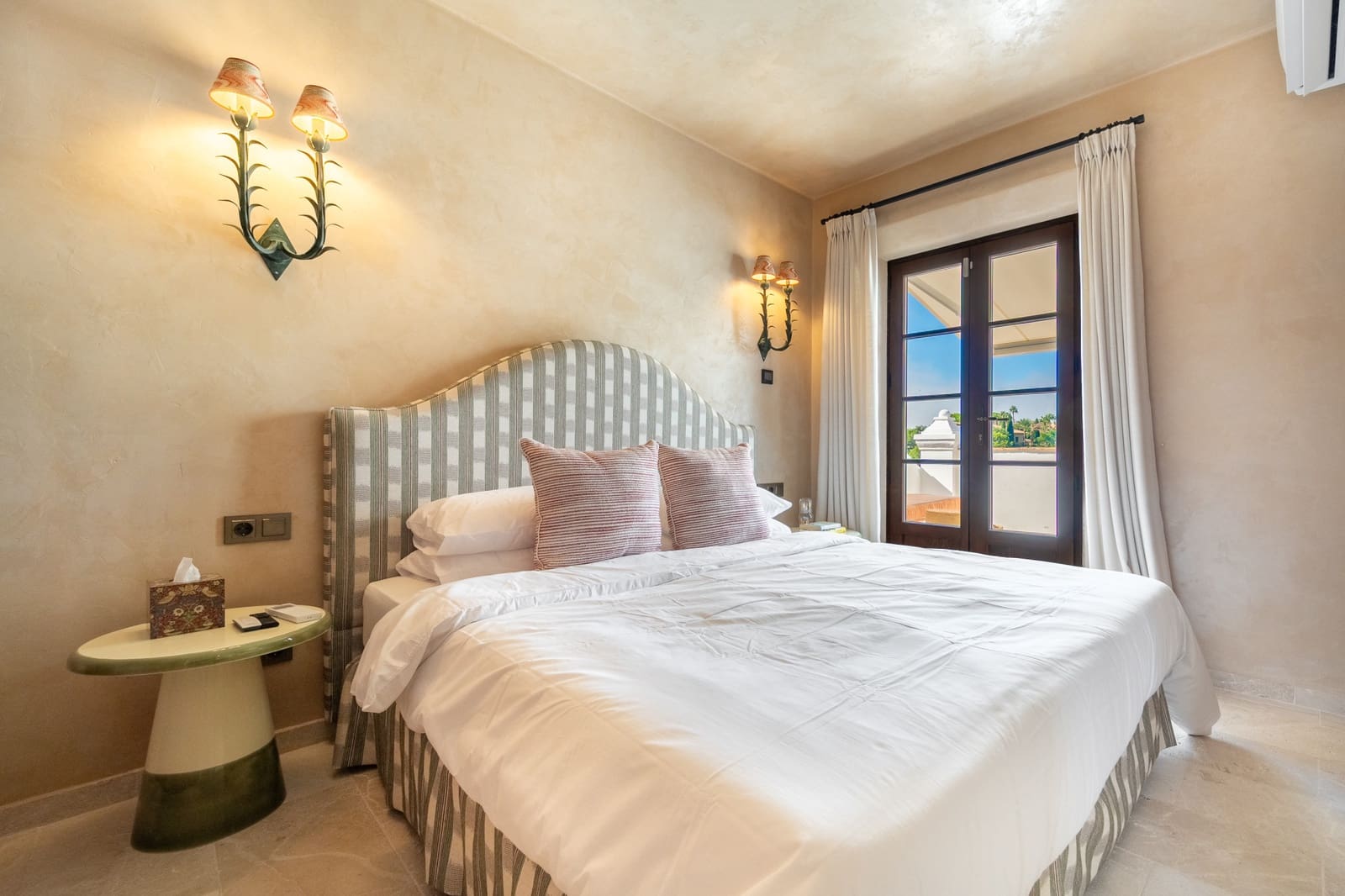 2 chambre Maison de Ville à vendre à Marbella avec piscine - 1 695 000 € (Ref: 10100094)