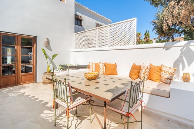 2 chambre Maison de Ville à vendre à Marbella avec piscine - 1 695 000 € (Ref: 10100094)