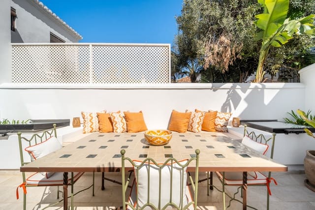 2 chambre Maison de Ville à vendre à Marbella avec piscine - 1 695 000 € (Ref: 10100094)