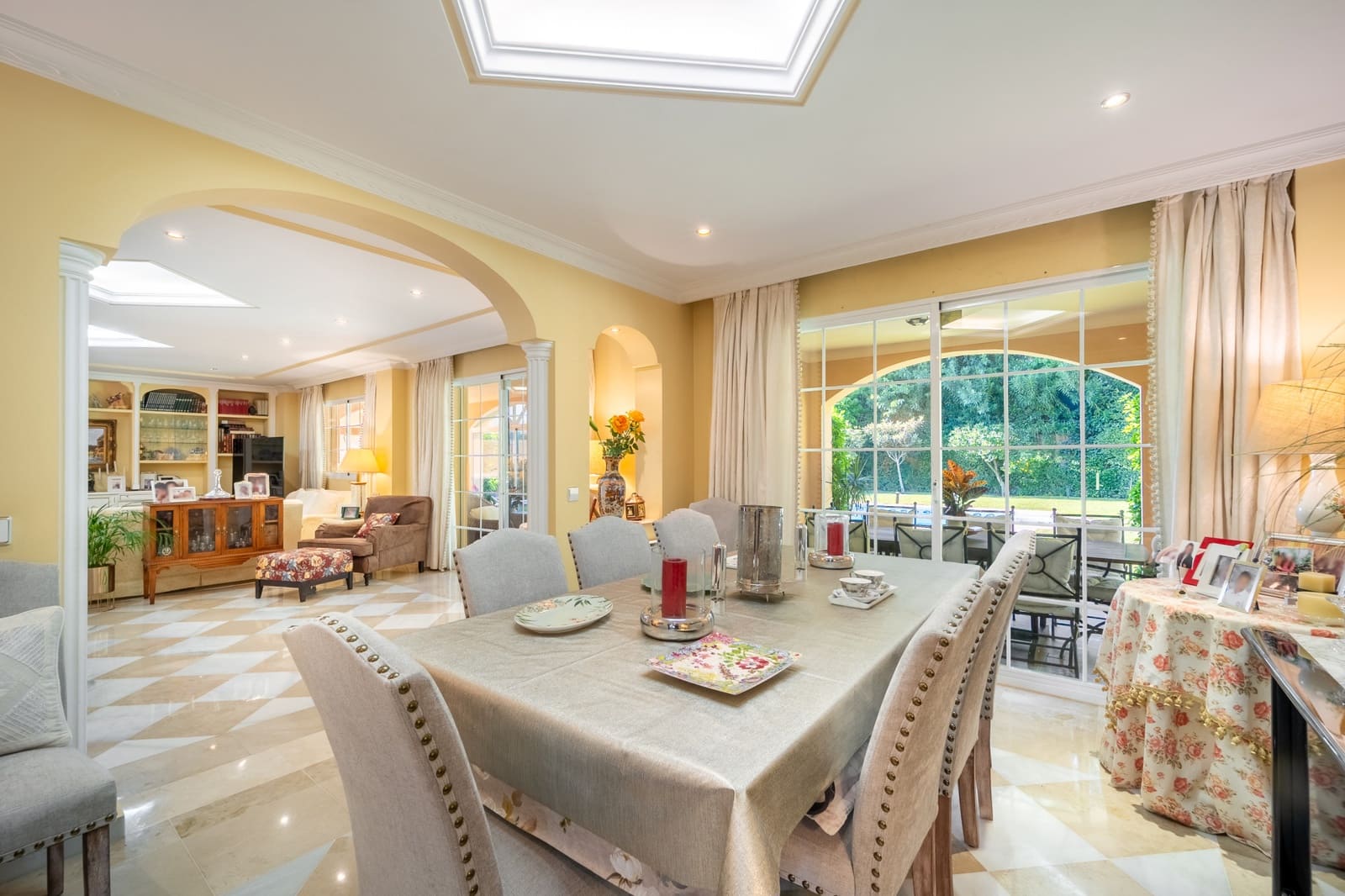 5 Zimmer Villa zu verkaufen in Marbella mit Pool Garage - 3.650.000 € (Ref: 10109365)