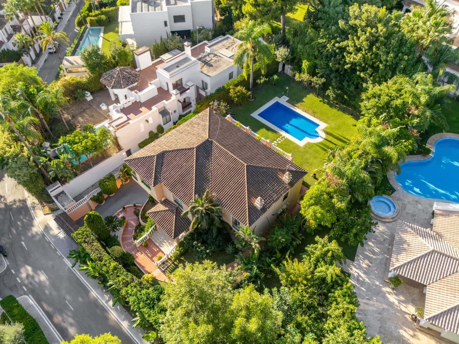 5 Zimmer Villa zu verkaufen in Marbella mit Pool Garage - 3.650.000 € (Ref: 10109365)