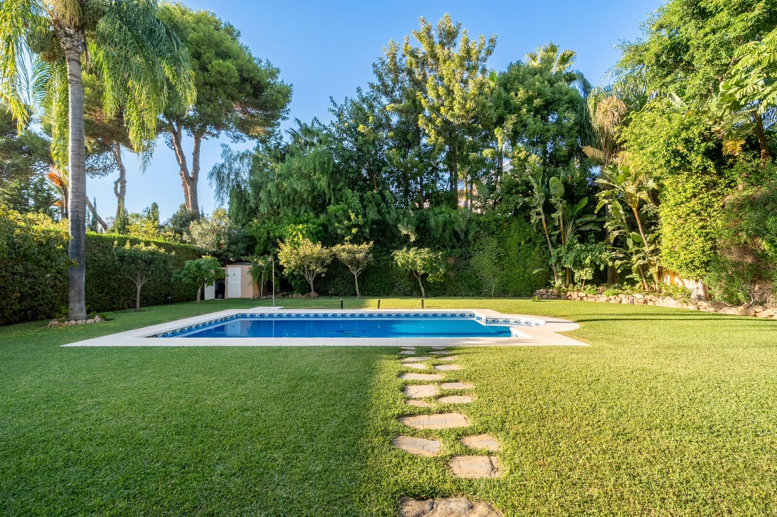 5 Zimmer Villa zu verkaufen in Marbella mit Pool Garage - 3.650.000 € (Ref: 10109365)
