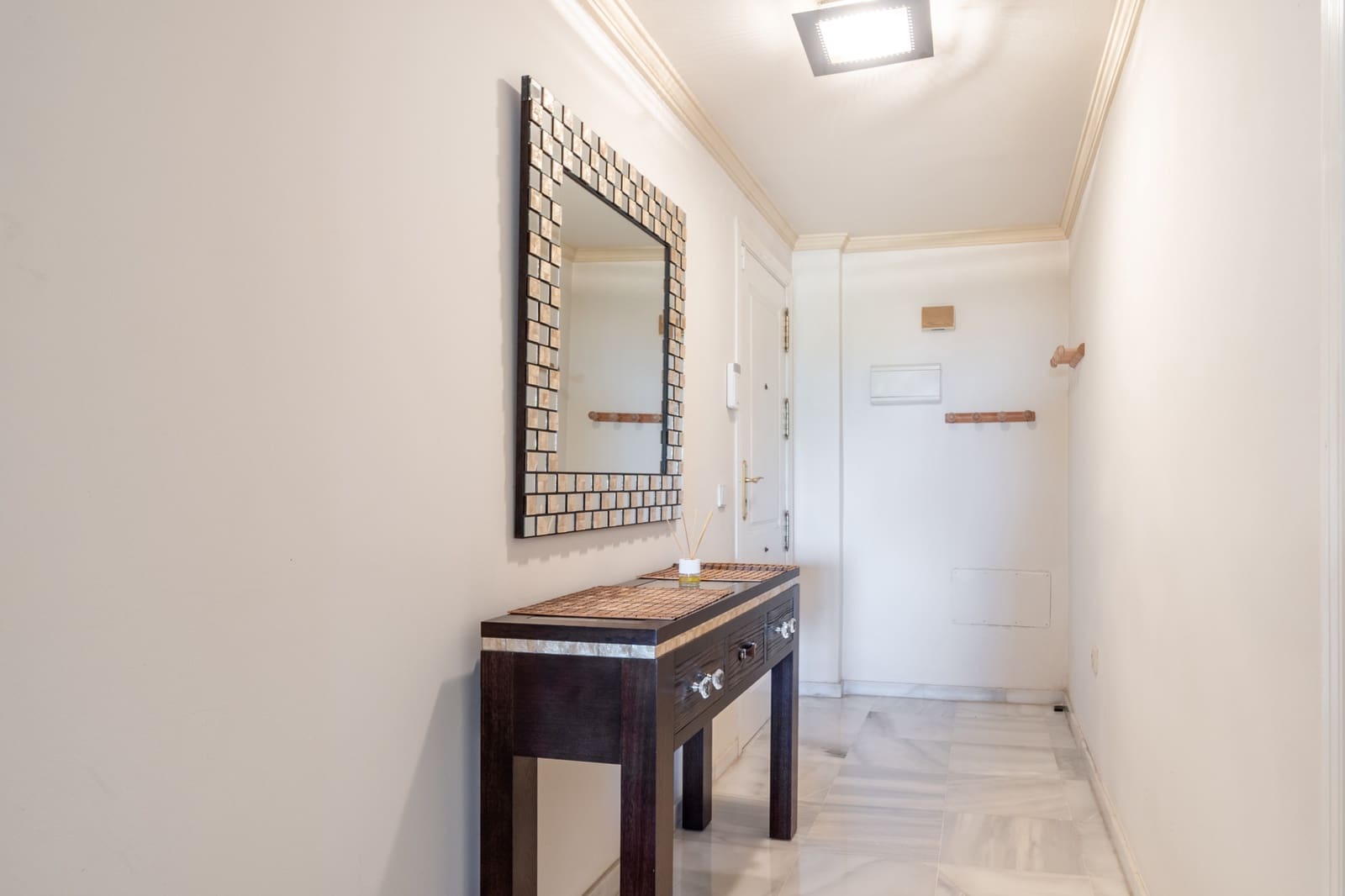 2 sovrum Lägenhet att hyra i Marbella med pool garage - 2 400 € (Ref: 10120538)