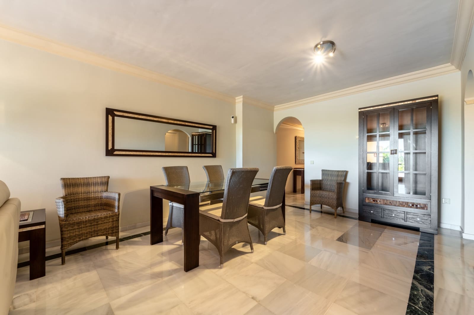 2 sovrum Lägenhet att hyra i Marbella med pool garage - 2 400 € (Ref: 10120538)