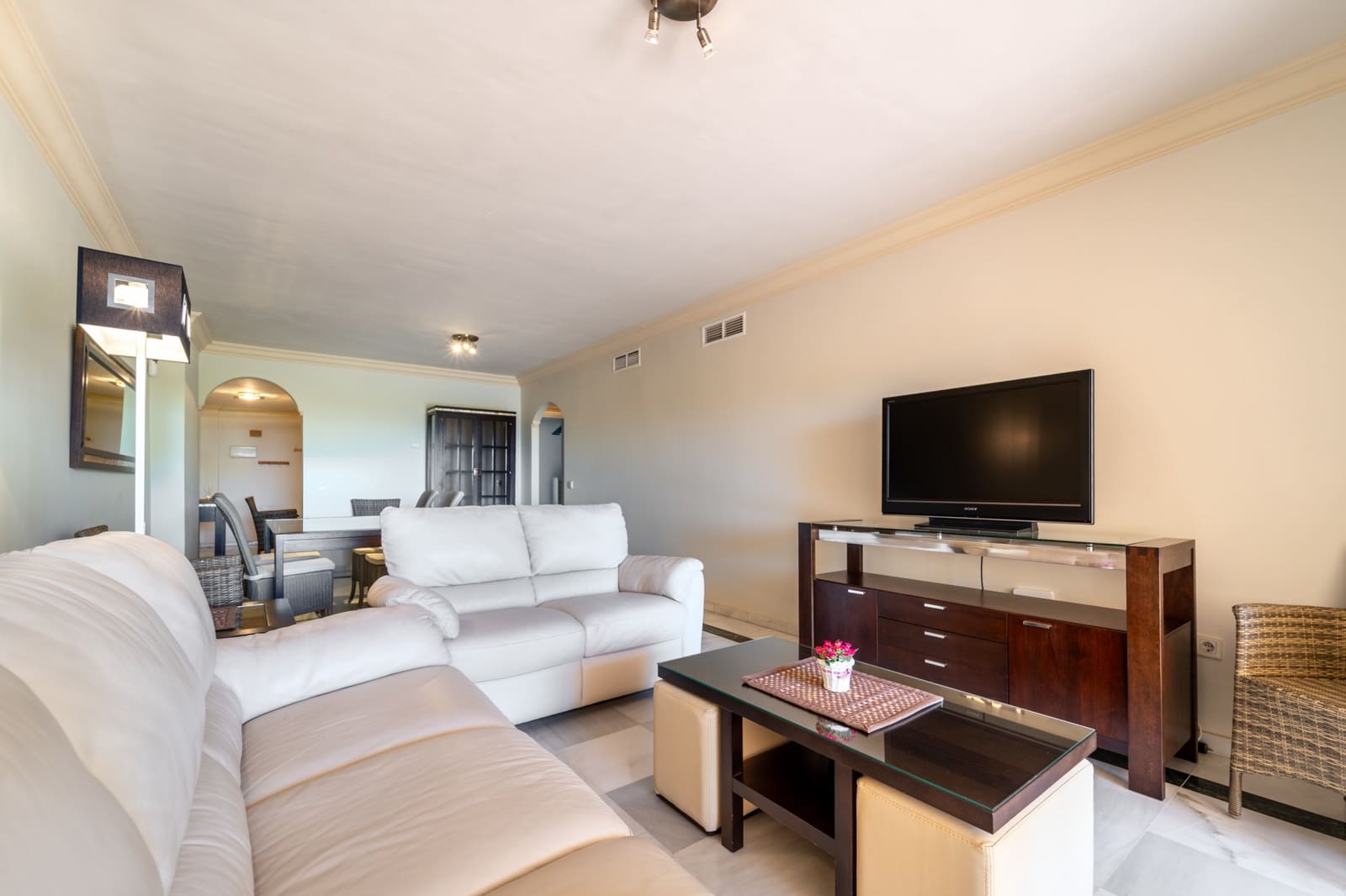 2 sovrum Lägenhet att hyra i Marbella med pool garage - 2 400 € (Ref: 10120538)