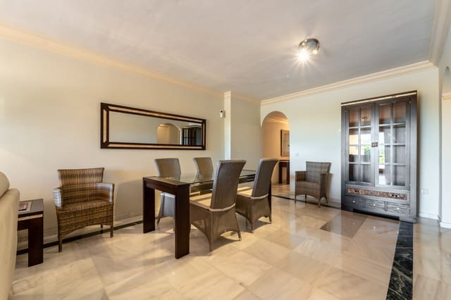 2 quarto Apartamento para arrendar em Marbella com piscina garagem - 2 400 € (Ref: 10120538)