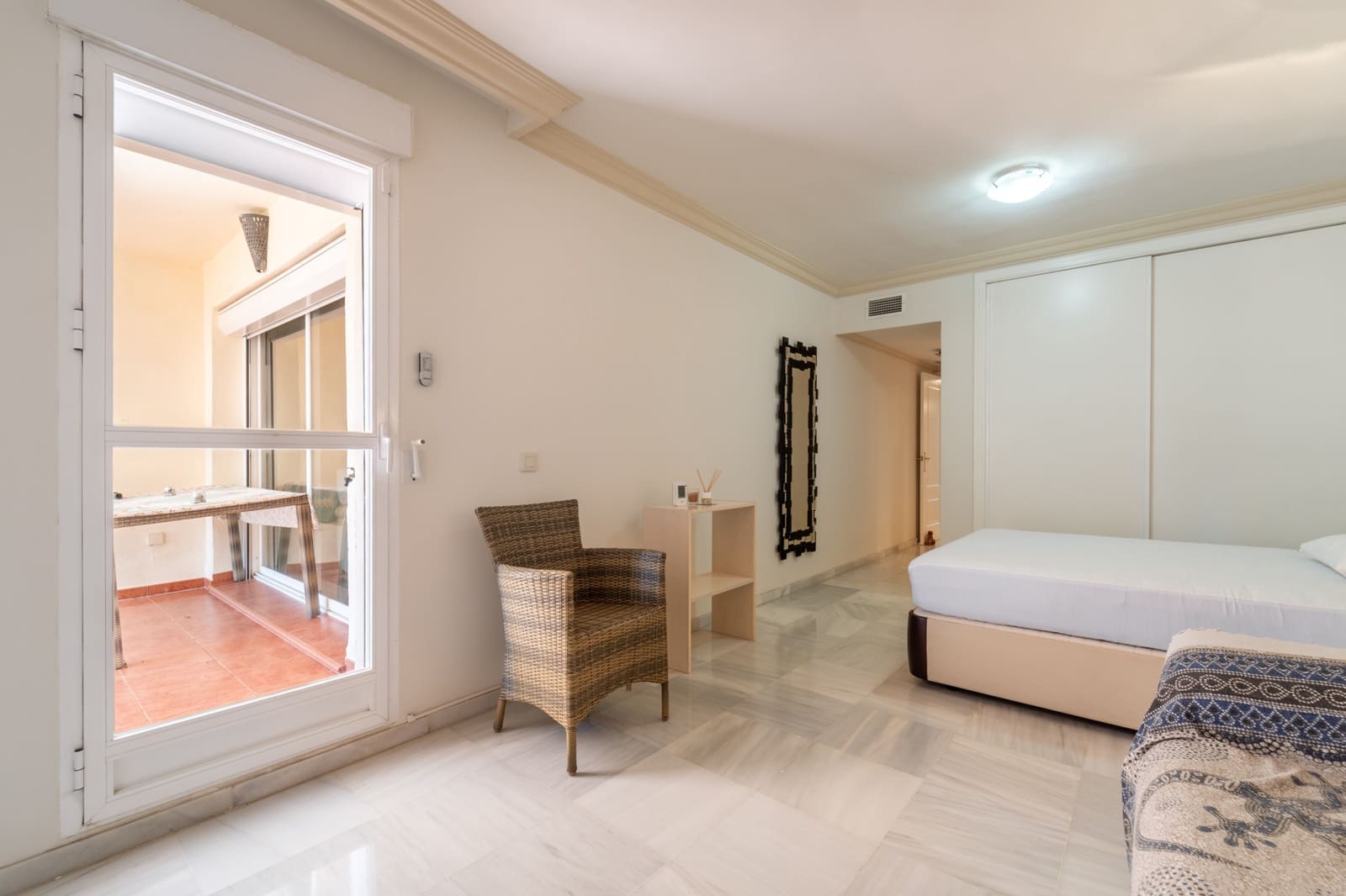 2 sovrum Lägenhet att hyra i Marbella med pool garage - 2 400 € (Ref: 10120538)