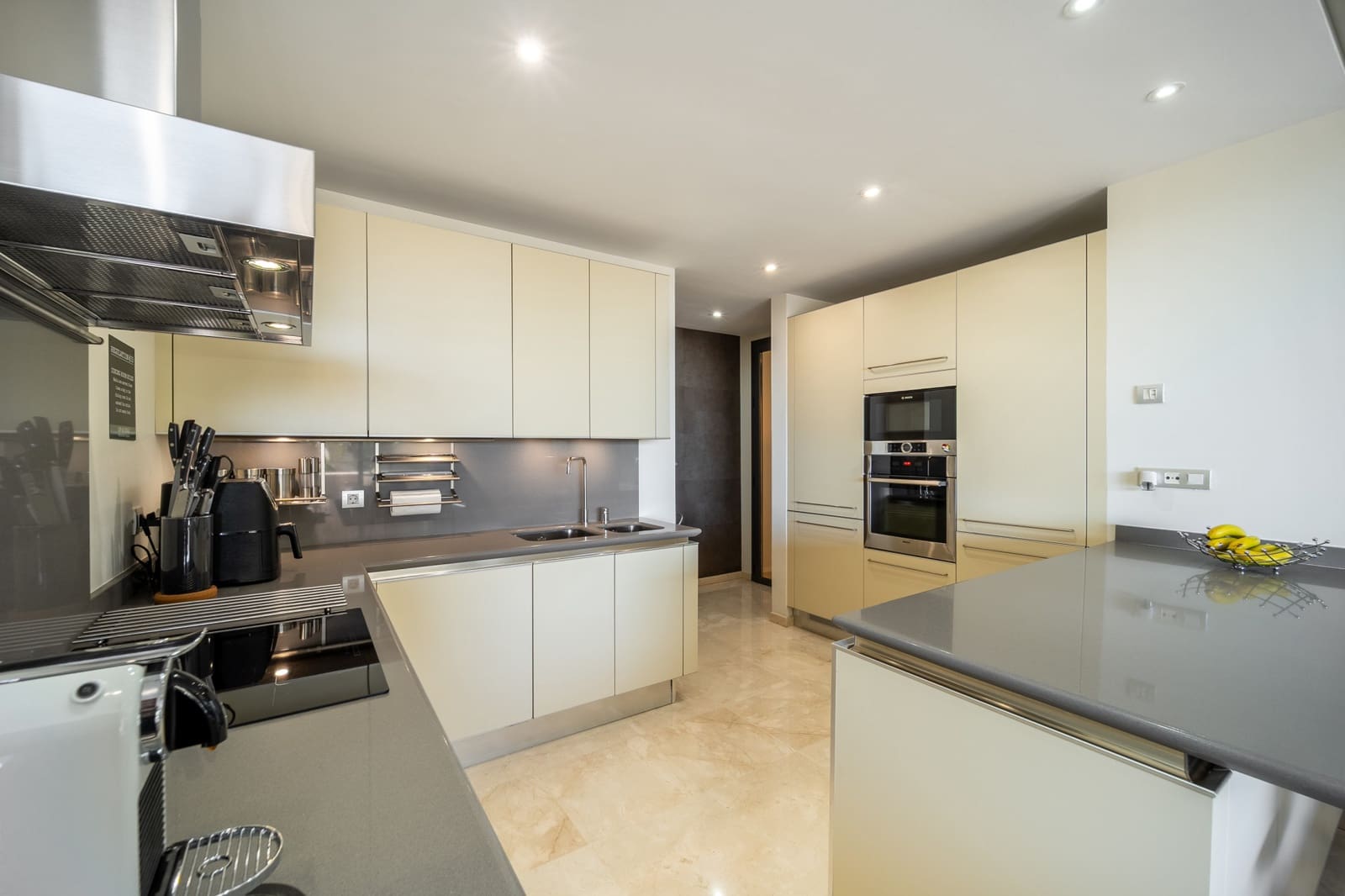 3 soverom Leilighet til salgs i Marbella med svømmebasseng garasje - € 1 995 000 (Ref: 10124246)