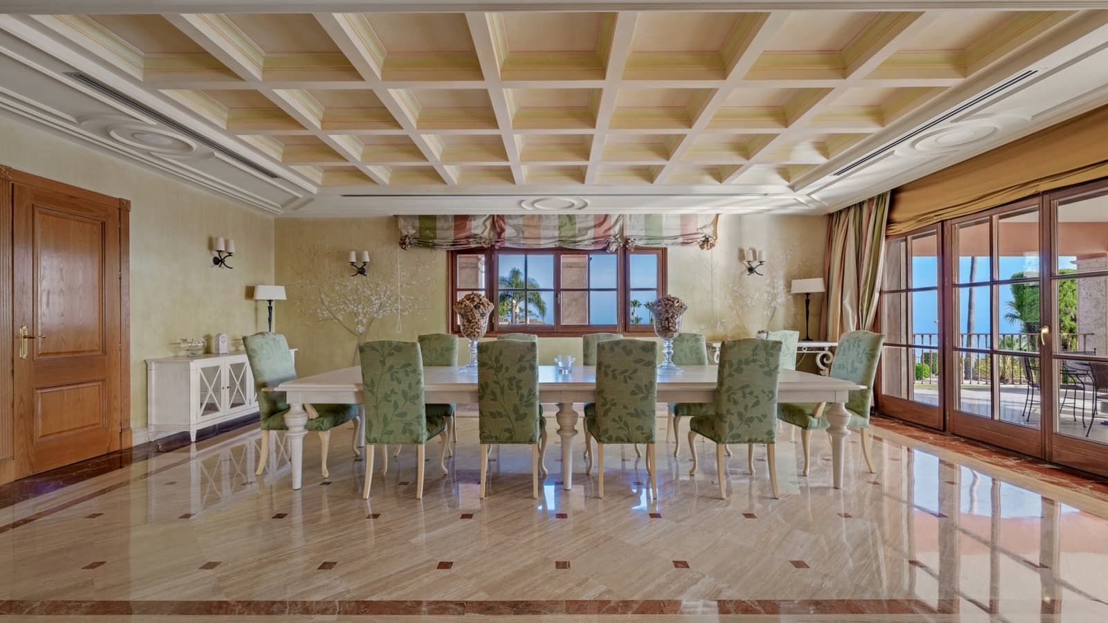 7 quarto Moradia para venda em Marbella com piscina garagem - 16 900 000 € (Ref: 10129011)
