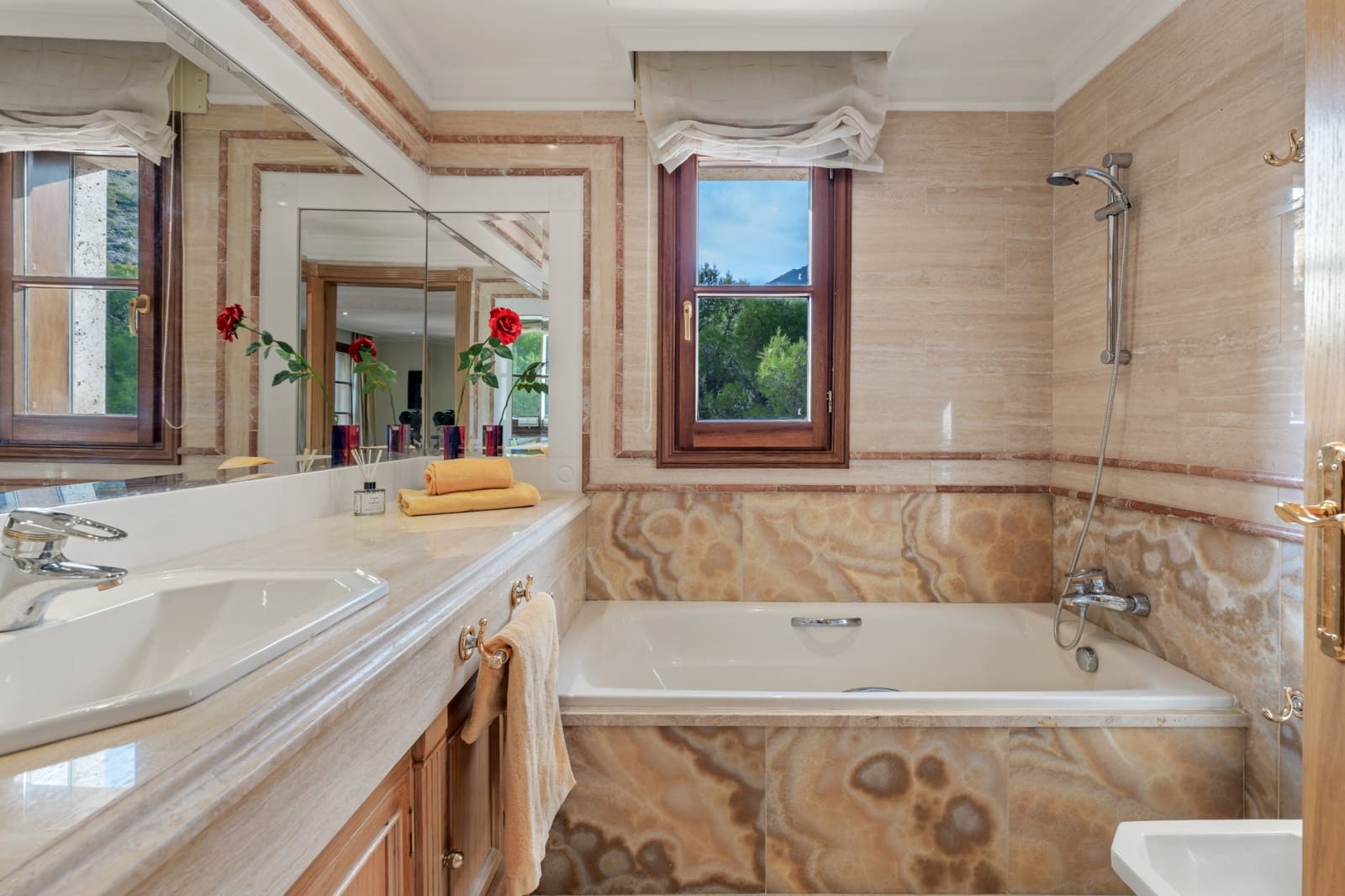 7 quarto Moradia para venda em Marbella com piscina garagem - 16 900 000 € (Ref: 10129011)