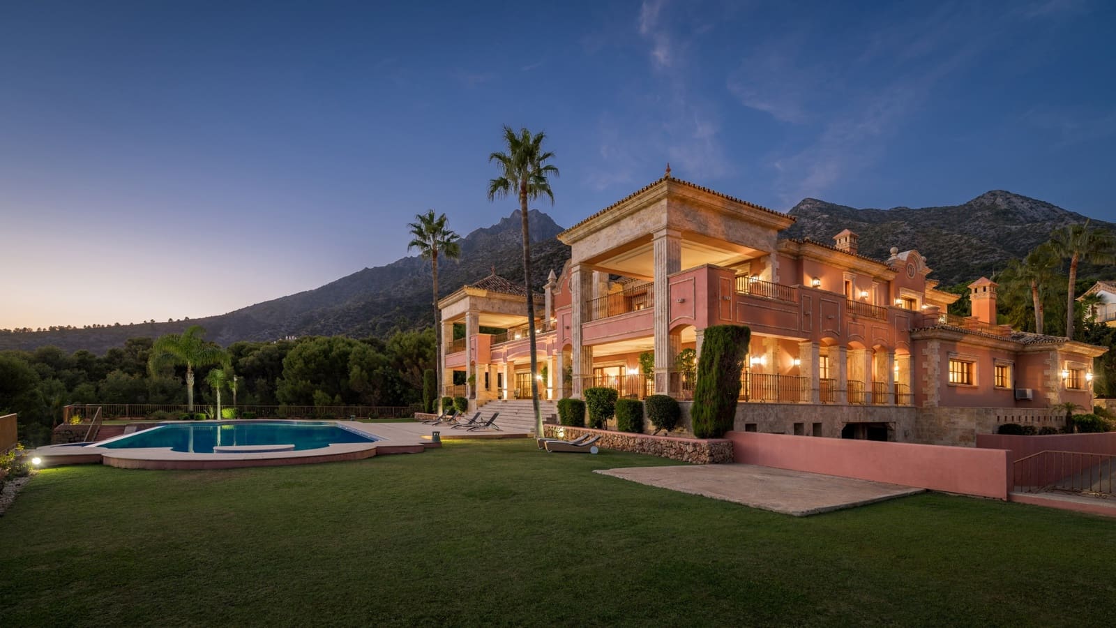 7 quarto Moradia para venda em Marbella com piscina garagem - 16 900 000 € (Ref: 10129011)