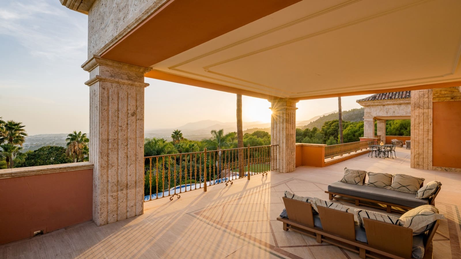 7 quarto Moradia para venda em Marbella com piscina garagem - 16 900 000 € (Ref: 10129011)