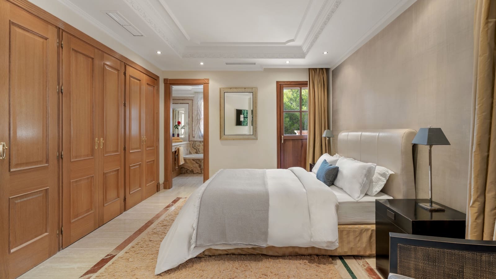 7 quarto Moradia para venda em Marbella com piscina garagem - 16 900 000 € (Ref: 10129011)