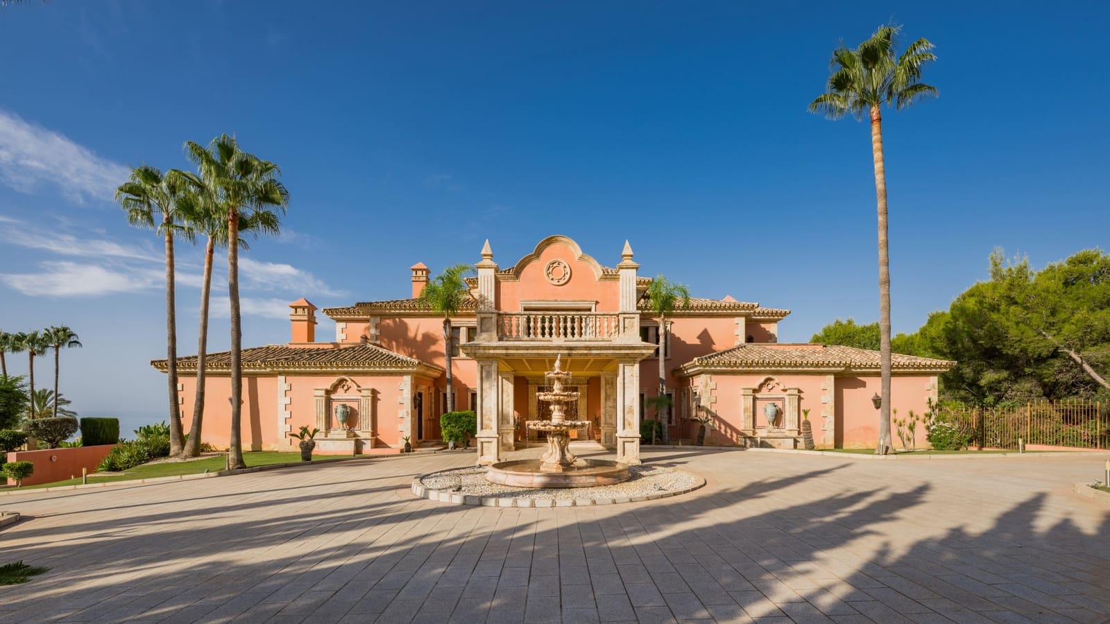 7 quarto Moradia para venda em Marbella com piscina garagem - 16 900 000 € (Ref: 10129011)
