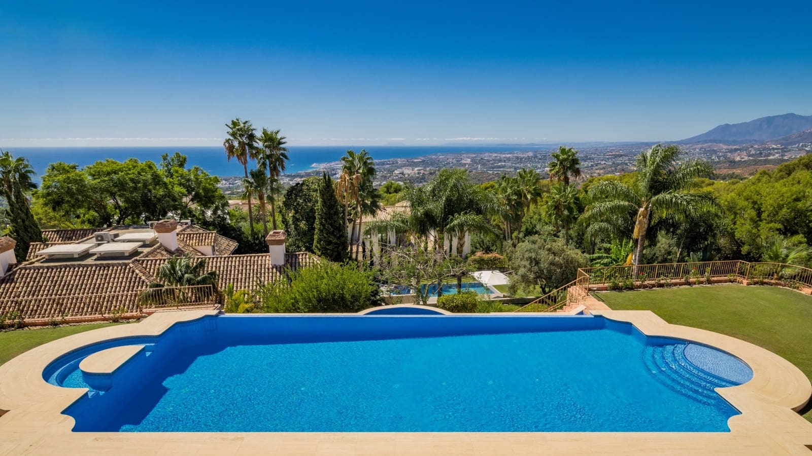 7 quarto Moradia para venda em Marbella com piscina garagem - 16 900 000 € (Ref: 10129011)