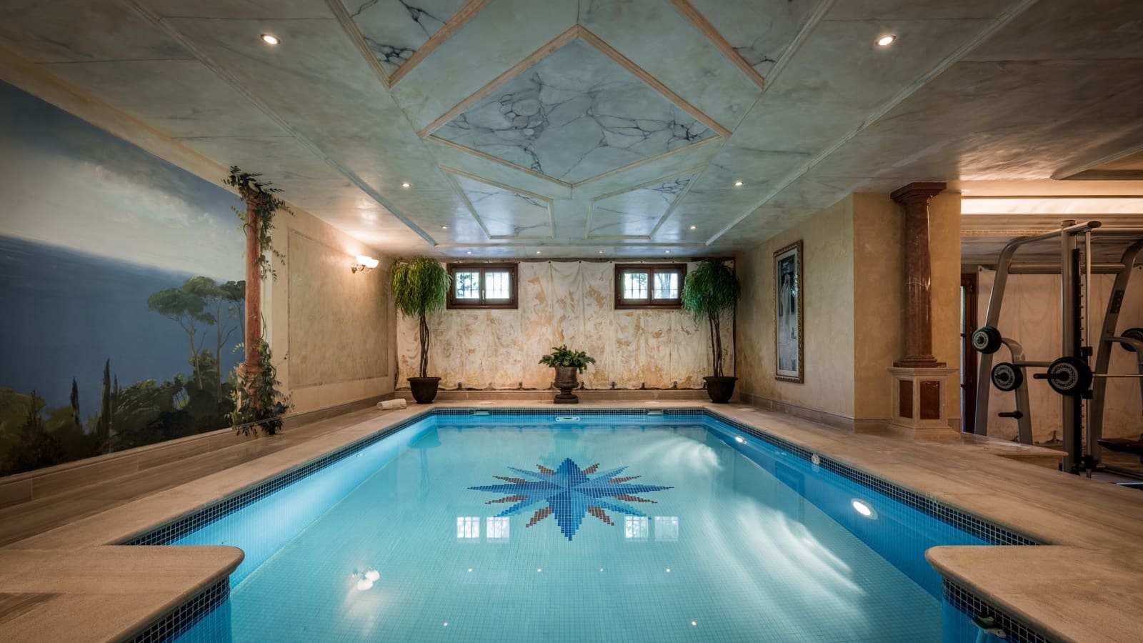 7 quarto Moradia para venda em Marbella com piscina garagem - 16 900 000 € (Ref: 10129011)