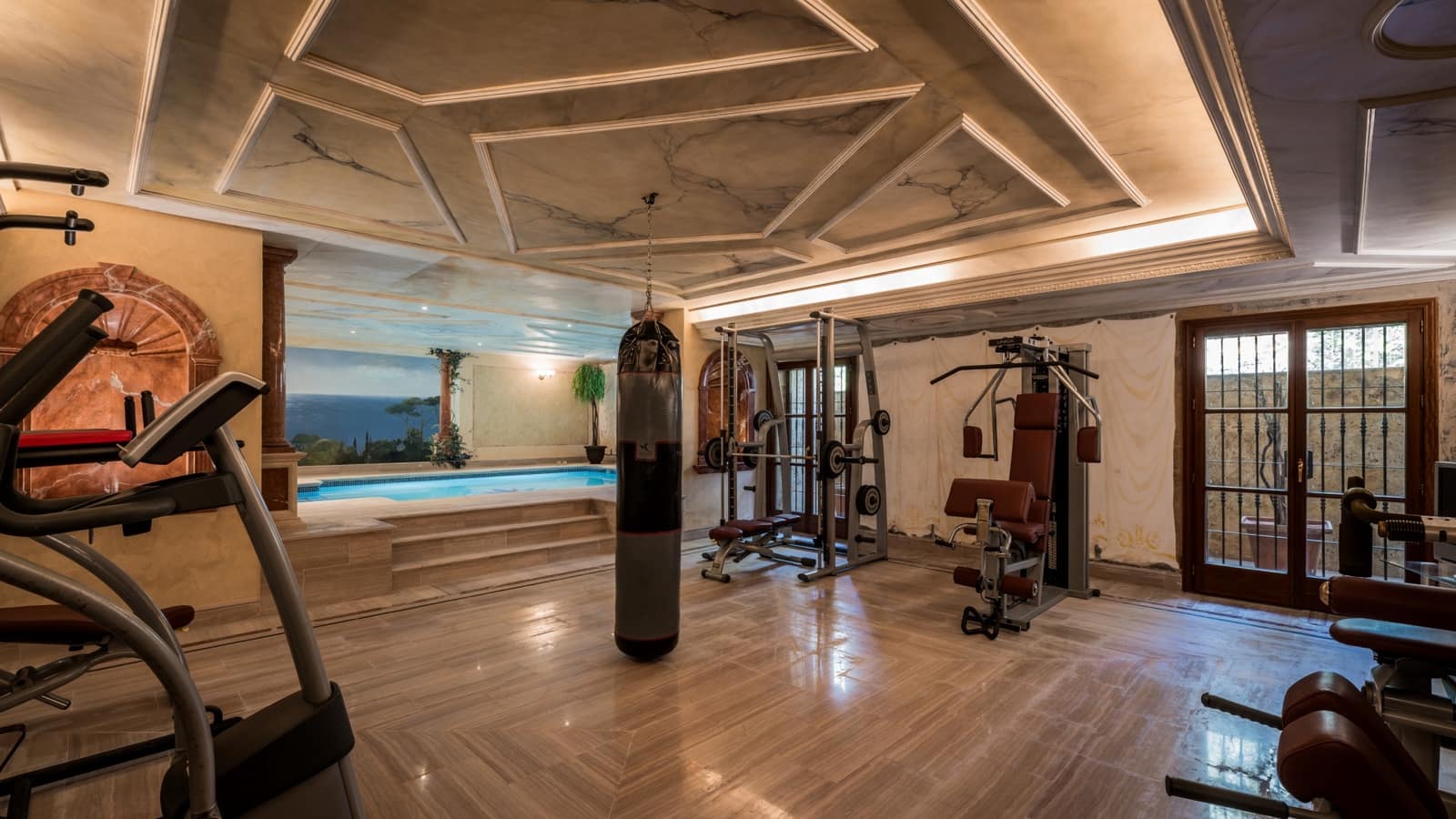 7 quarto Moradia para venda em Marbella com piscina garagem - 16 900 000 € (Ref: 10129011)