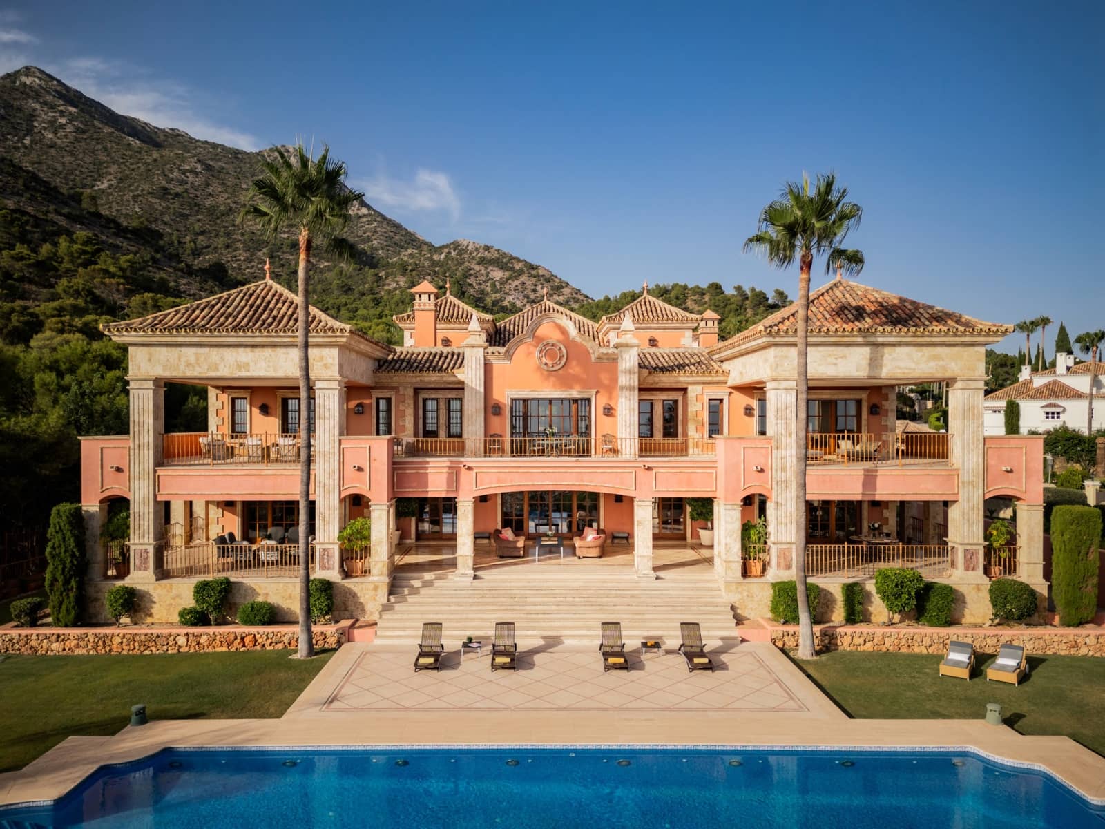 7 quarto Moradia para venda em Marbella com piscina garagem - 16 900 000 € (Ref: 10129011)
