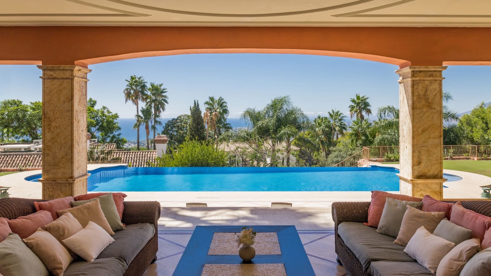 7 quarto Moradia para venda em Marbella com piscina garagem - 16 900 000 € (Ref: 10129011)