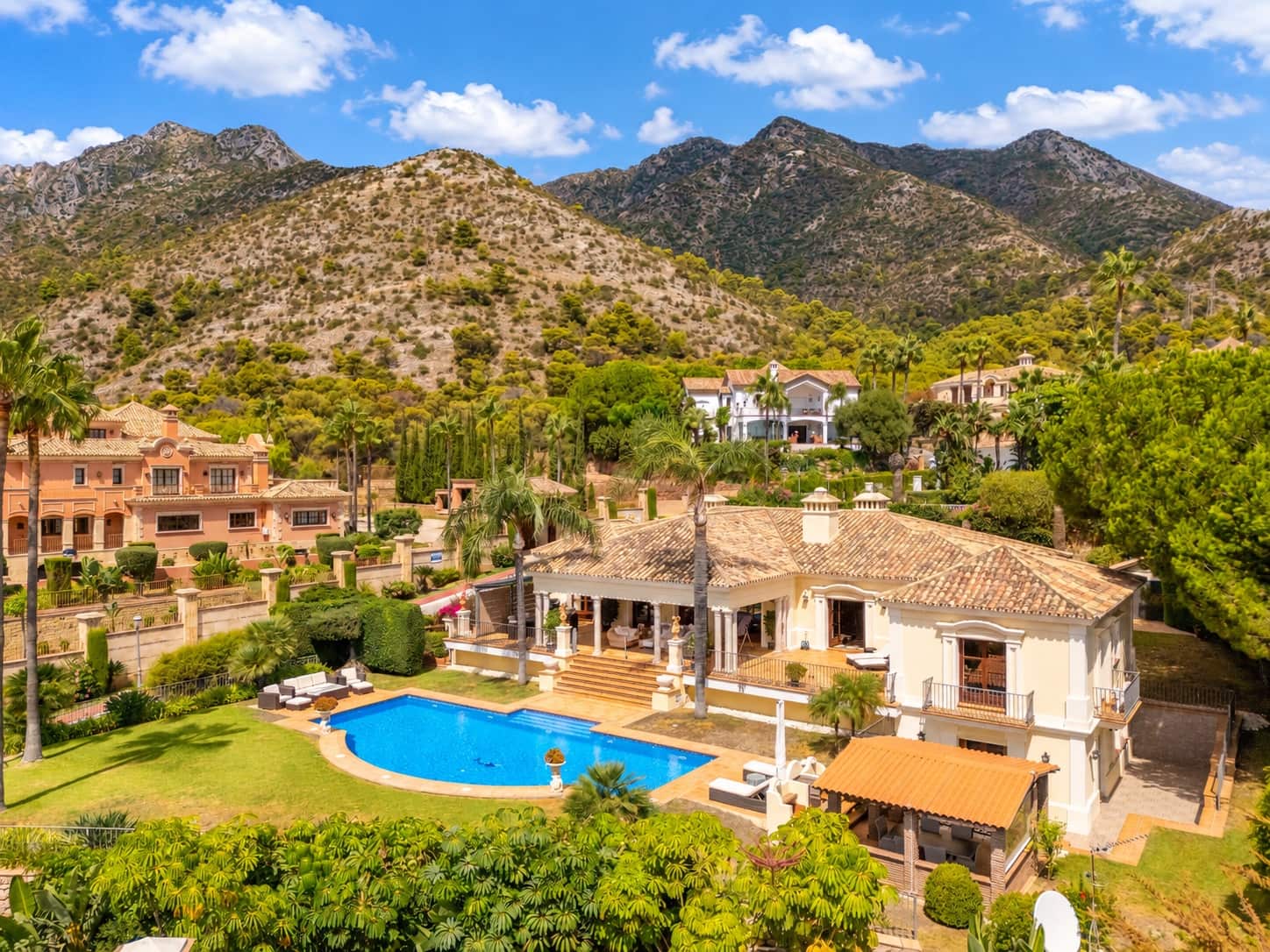 5 Zimmer Villa zu verkaufen in Marbella mit Pool Garage - 8.200.000 € (Ref: 10129012)