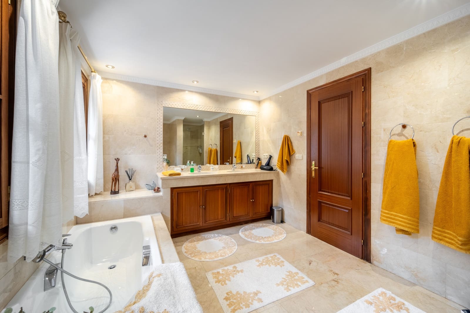 5 Zimmer Villa zu verkaufen in Marbella mit Pool Garage - 8.200.000 € (Ref: 10129012)