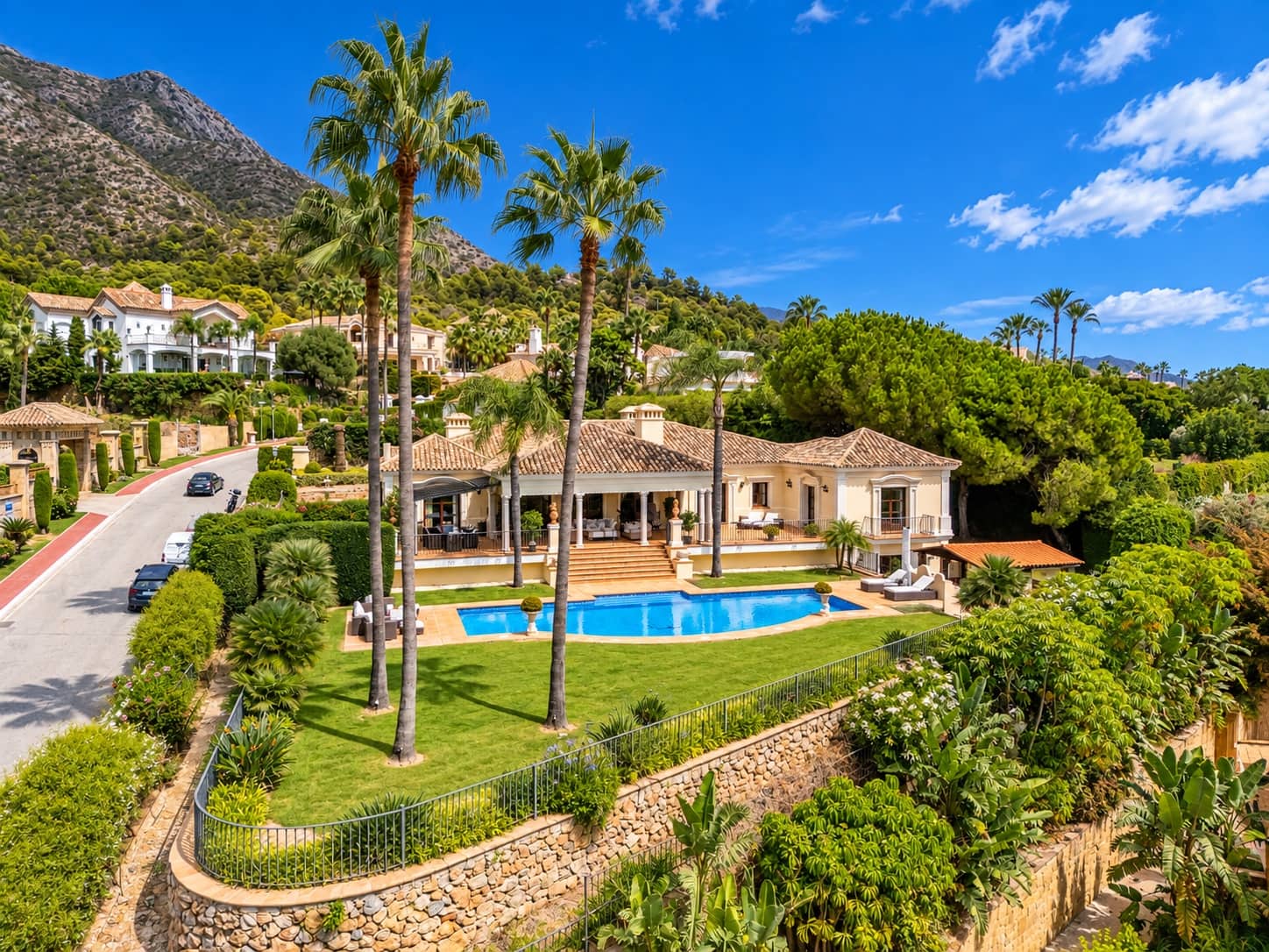5 Zimmer Villa zu verkaufen in Marbella mit Pool Garage - 8.200.000 € (Ref: 10129012)