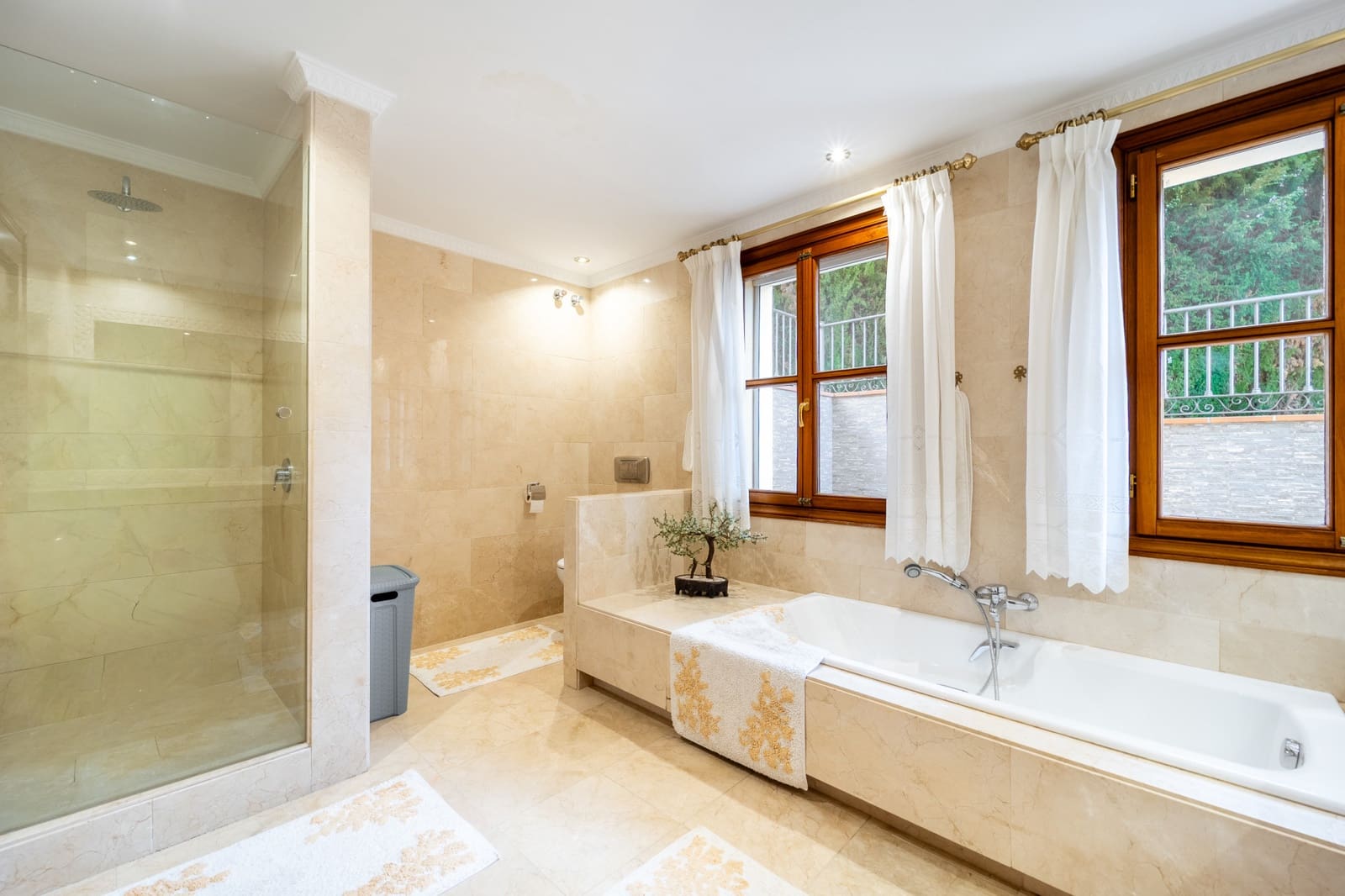 5 Zimmer Villa zu verkaufen in Marbella mit Pool Garage - 8.200.000 € (Ref: 10129012)