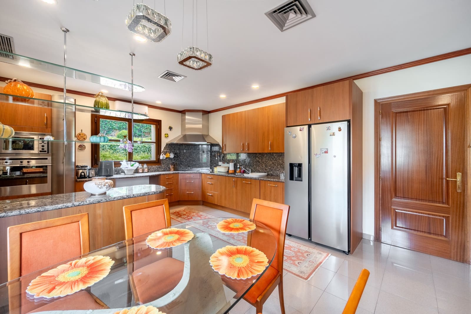 5 Zimmer Villa zu verkaufen in Marbella mit Pool Garage - 8.200.000 € (Ref: 10129012)