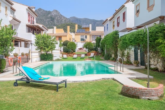 4 sovrum Hus till salu i Marbella med pool garage - 725 000 € (Ref: 10131378)