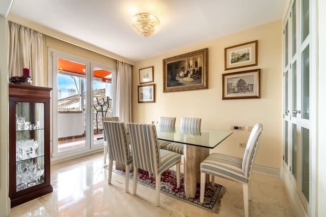 3 chambre Penthouse à vendre à Marbella avec piscine garage - 1 950 000 € (Ref: 10135915)