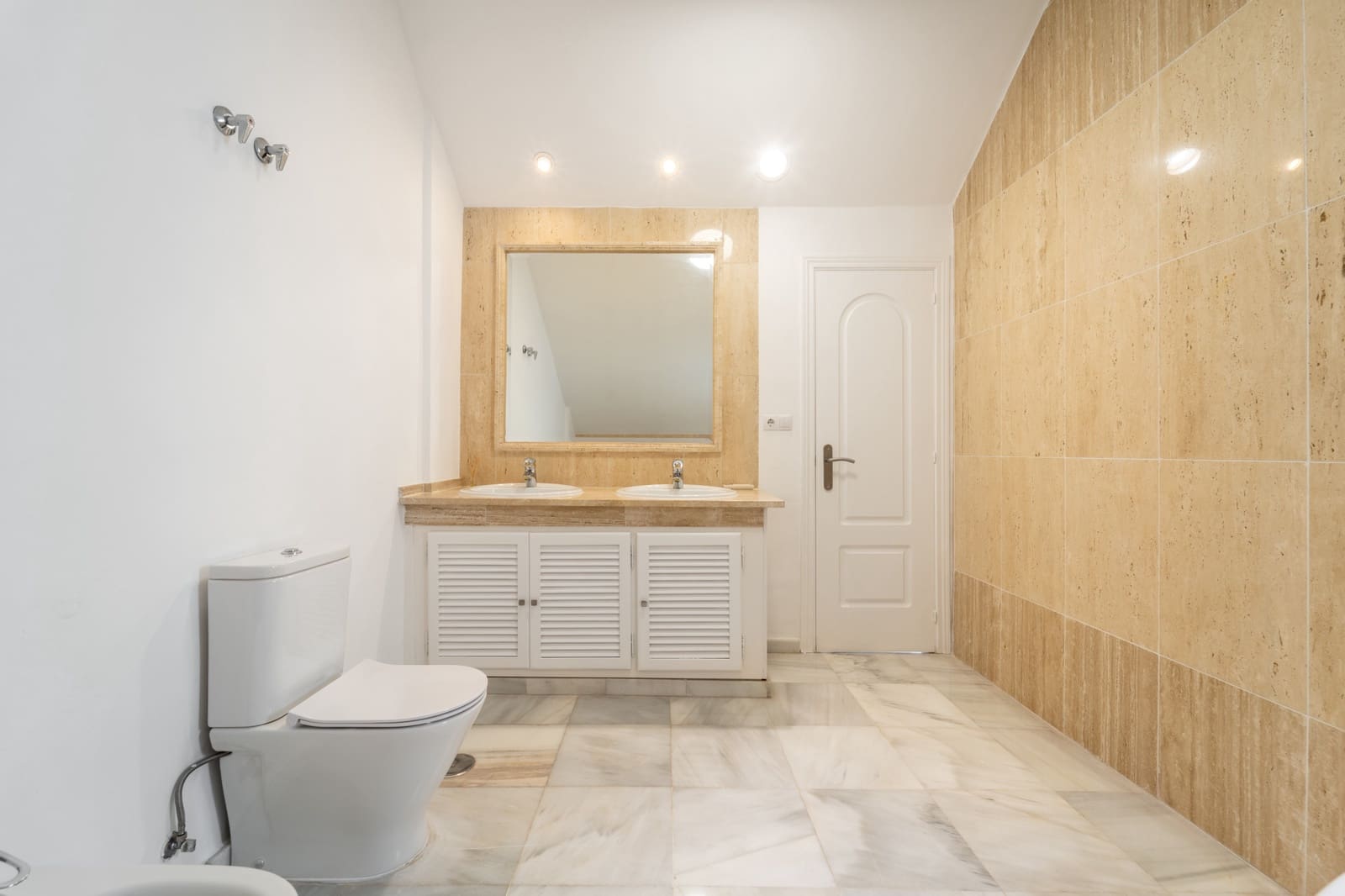 3 bedroom Townhouse for sale in Marbella with pool garage - € 1,650,000 (Ref: 10135916)