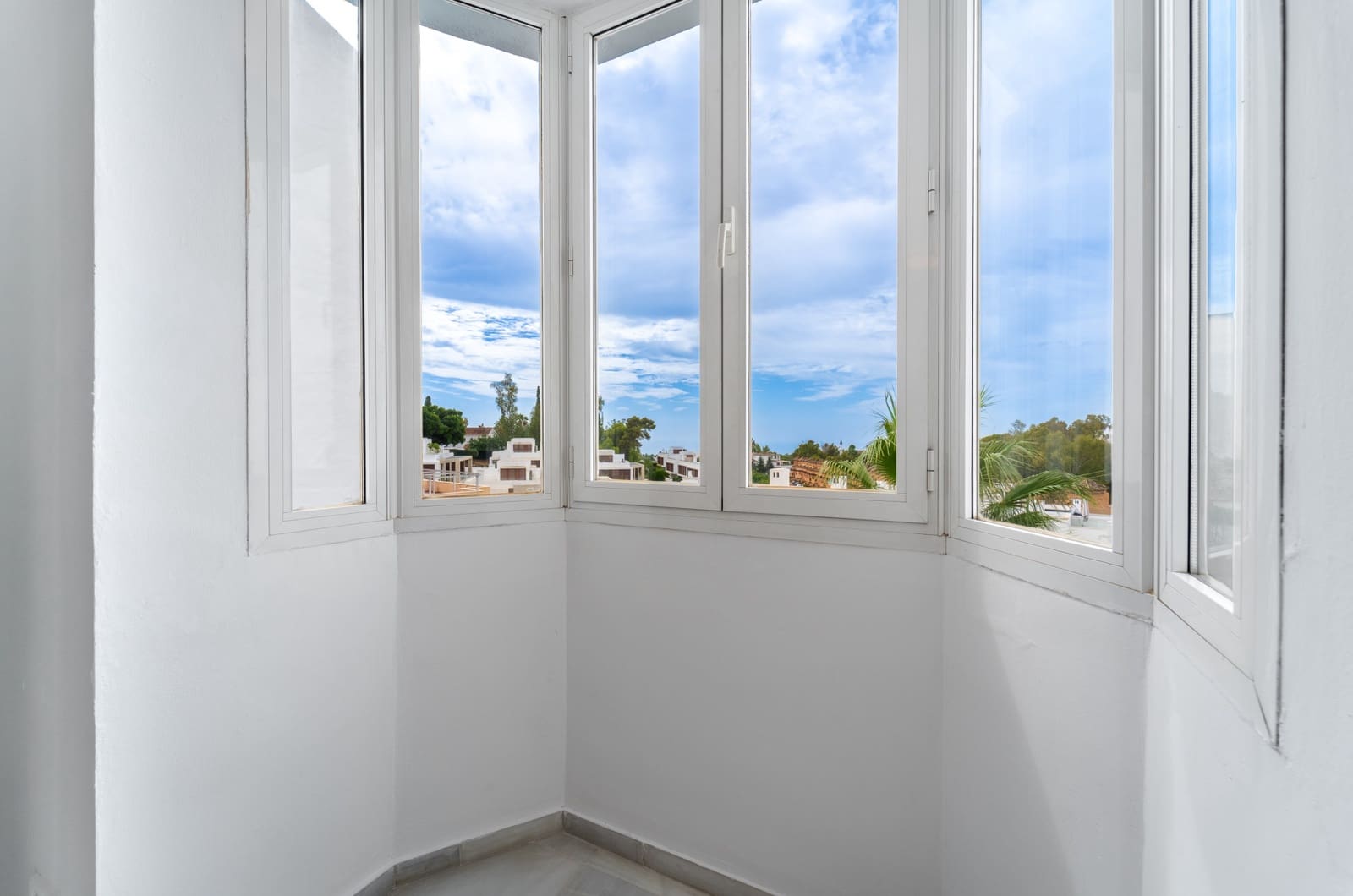 3 bedroom Townhouse for sale in Marbella with pool garage - € 1,650,000 (Ref: 10135916)