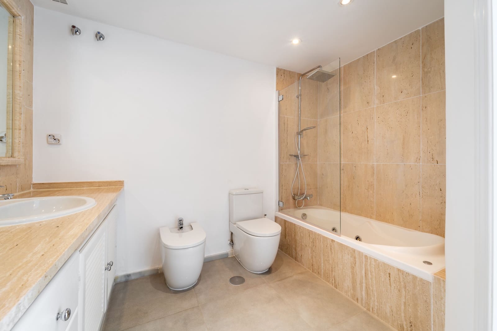 3 bedroom Townhouse for sale in Marbella with pool garage - € 1,650,000 (Ref: 10135916)