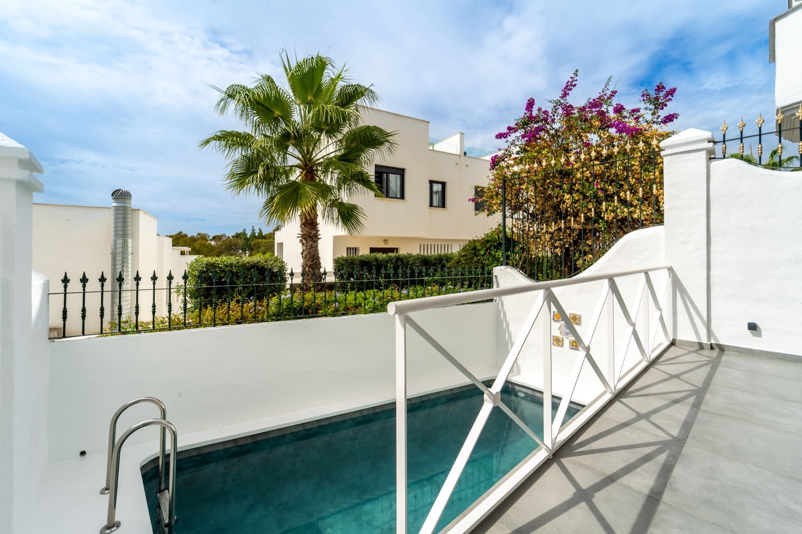 3 bedroom Townhouse for sale in Marbella with pool garage - € 1,650,000 (Ref: 10135916)